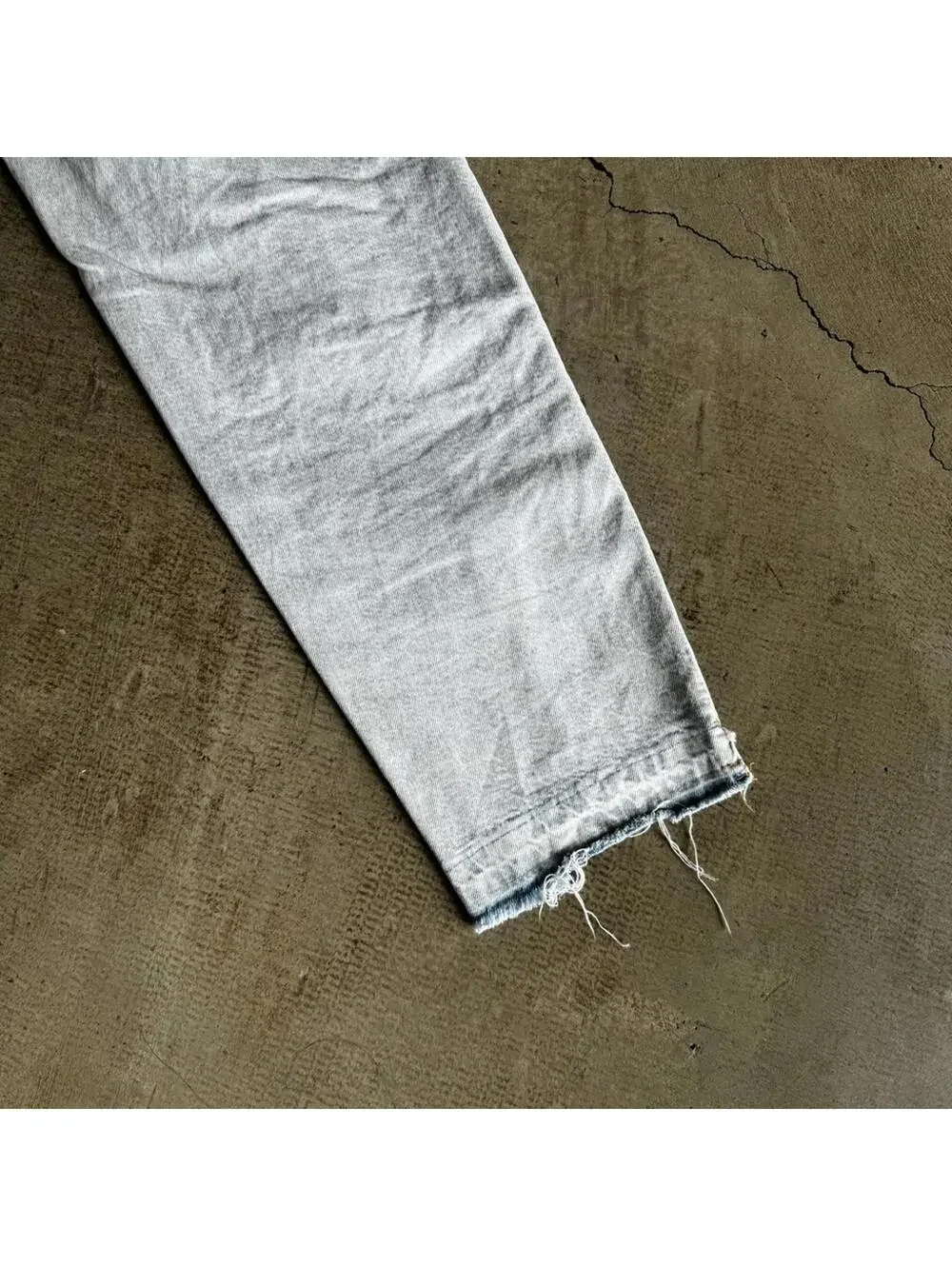 Zara women’s straight leg jeans, mid waist - Picture 4 of 9